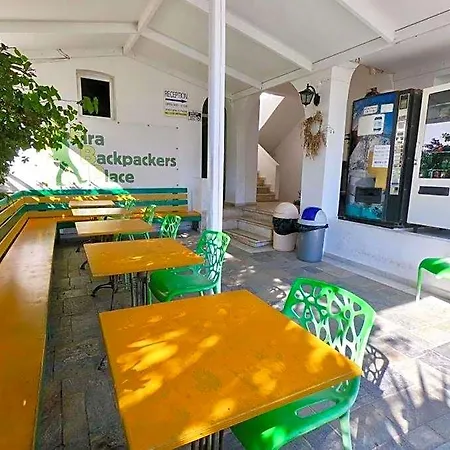 Fira Backpackers Place