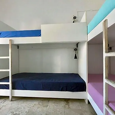 Fira Backpackers Place